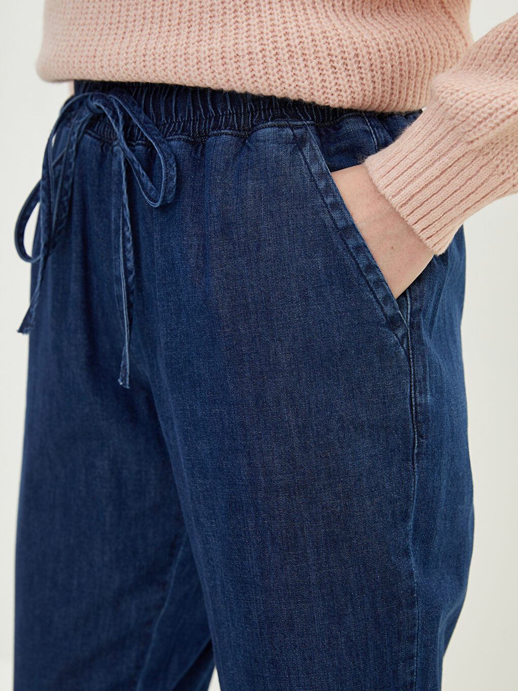 Elastic Waist Comfortable Fit Straight Pocket Detailed Women's Jean Trousers-2