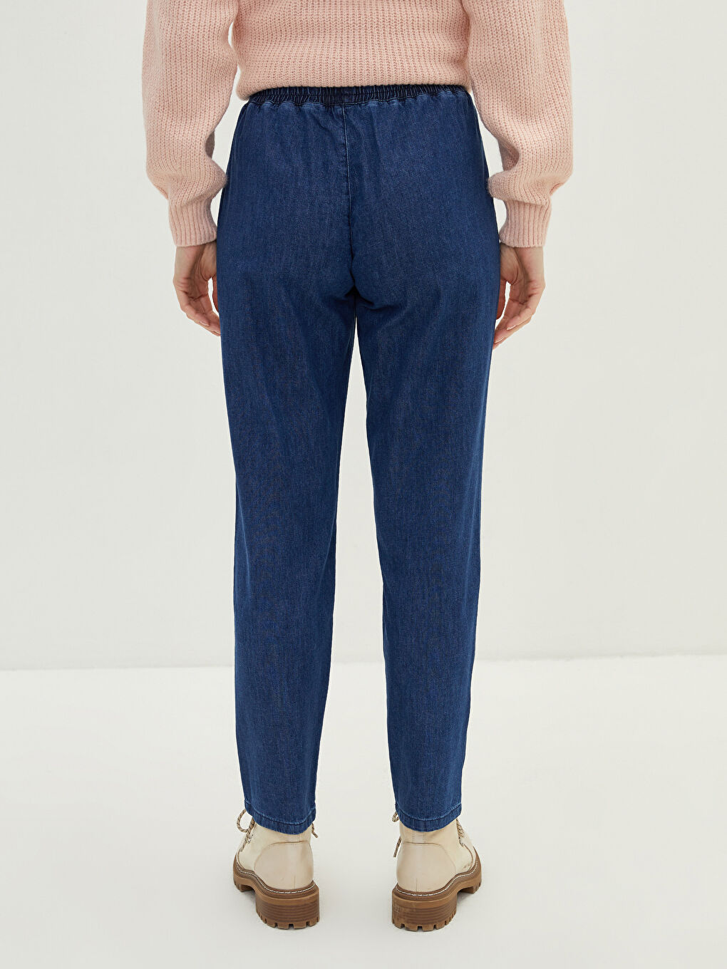 Elastic Waist Comfortable Fit Straight Pocket Detailed Women's Jean Trousers-3