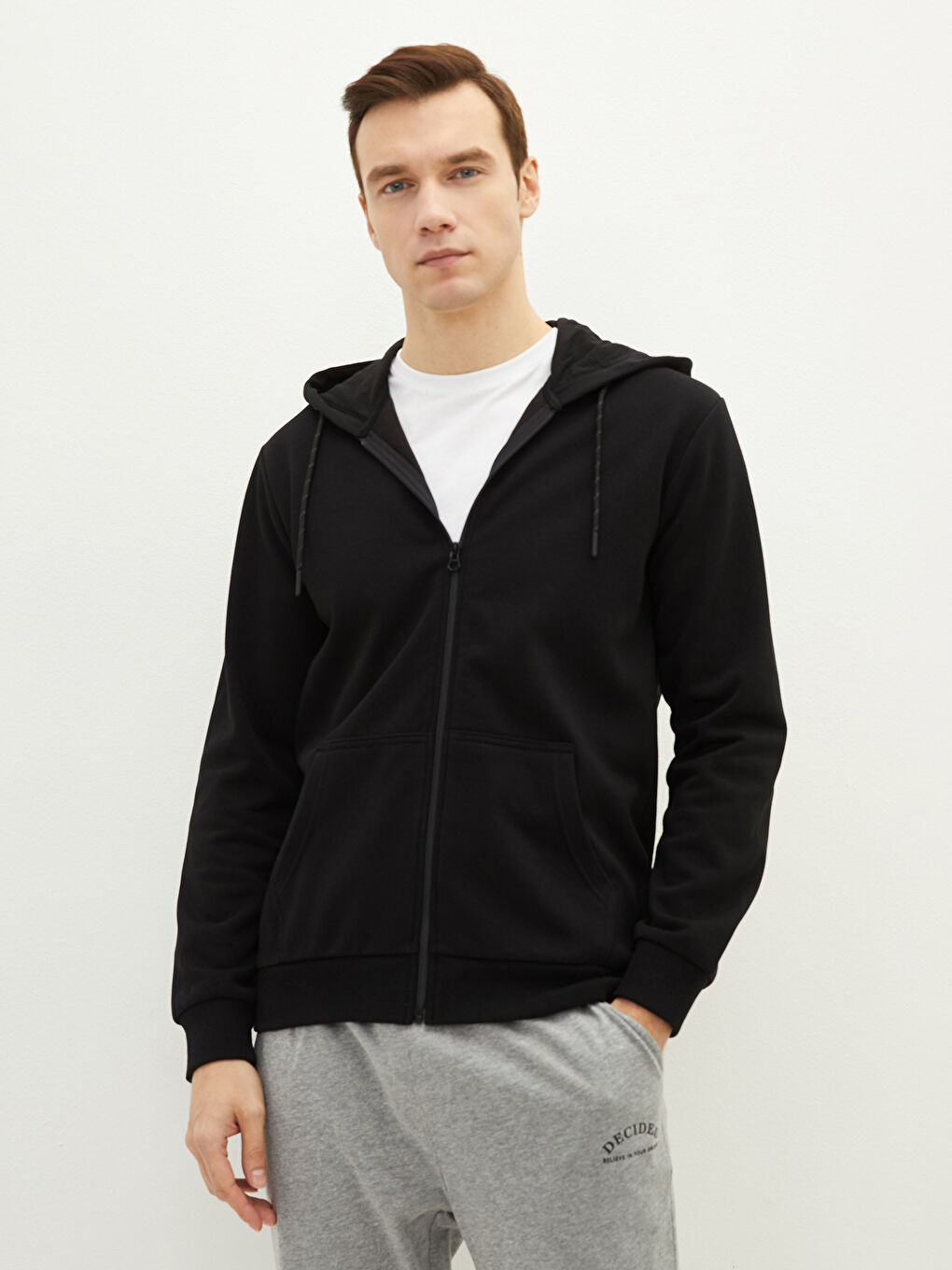 Siyah Kapüşonlu Uzun Kollu Erkek Fermuarlı Sweatshirt-1