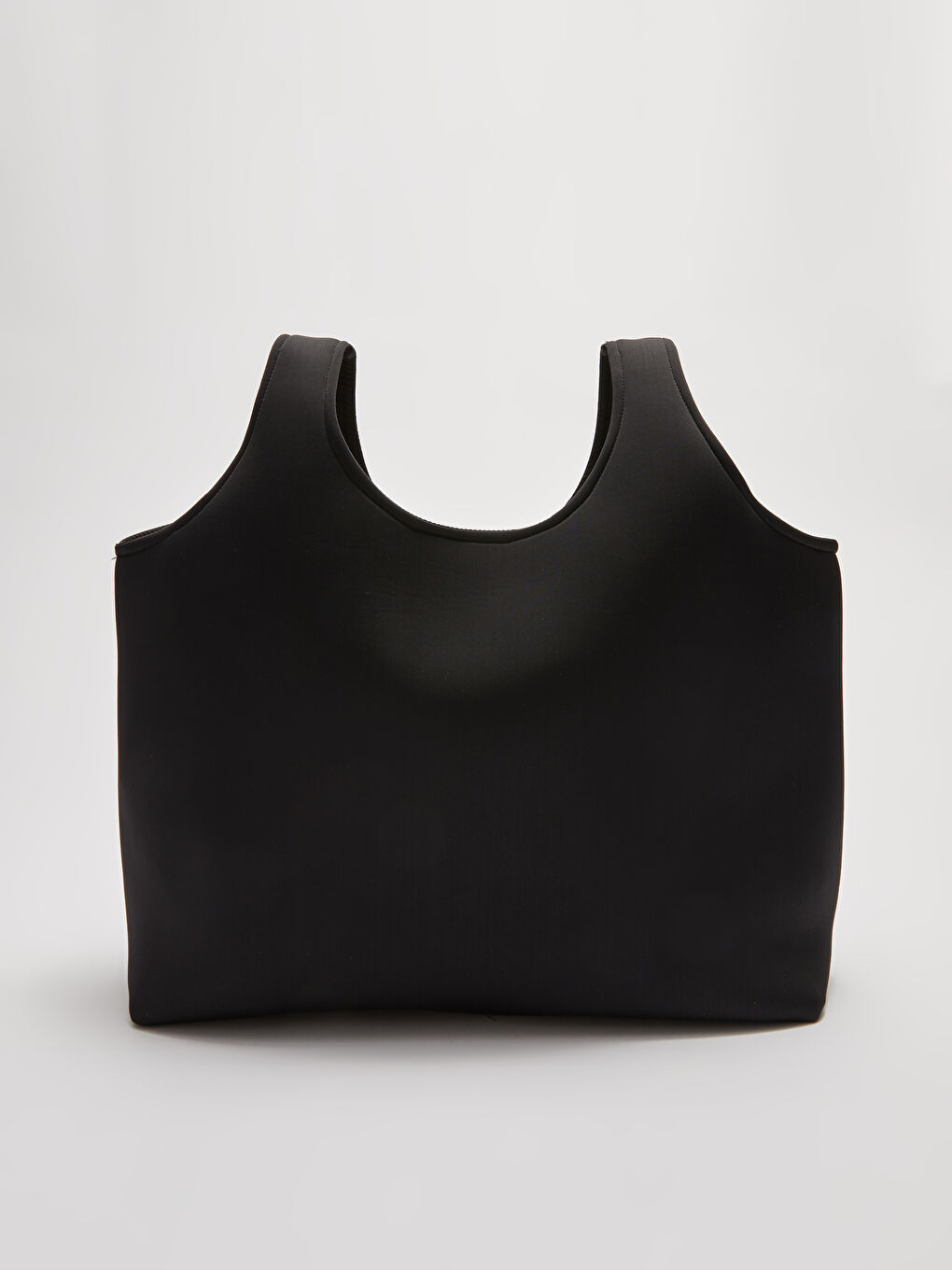 Siyah Neopren Etiket Baskılı Kadın Tote Çanta-3