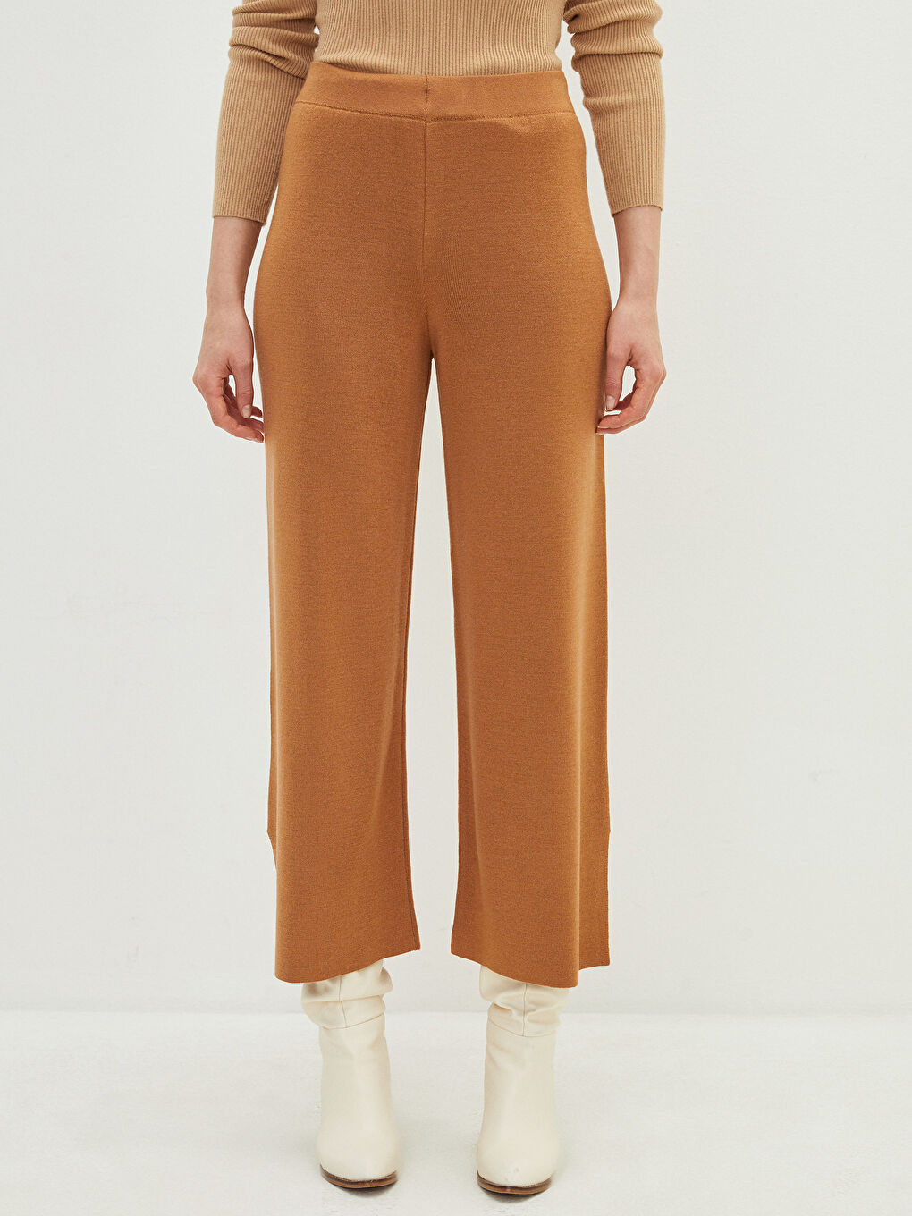 Дамски трикотажни панталони с еластична талия и изчистен дизайн-1