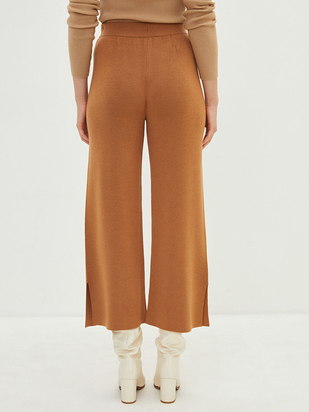 Дамски трикотажни панталони с еластична талия и изчистен дизайн-2