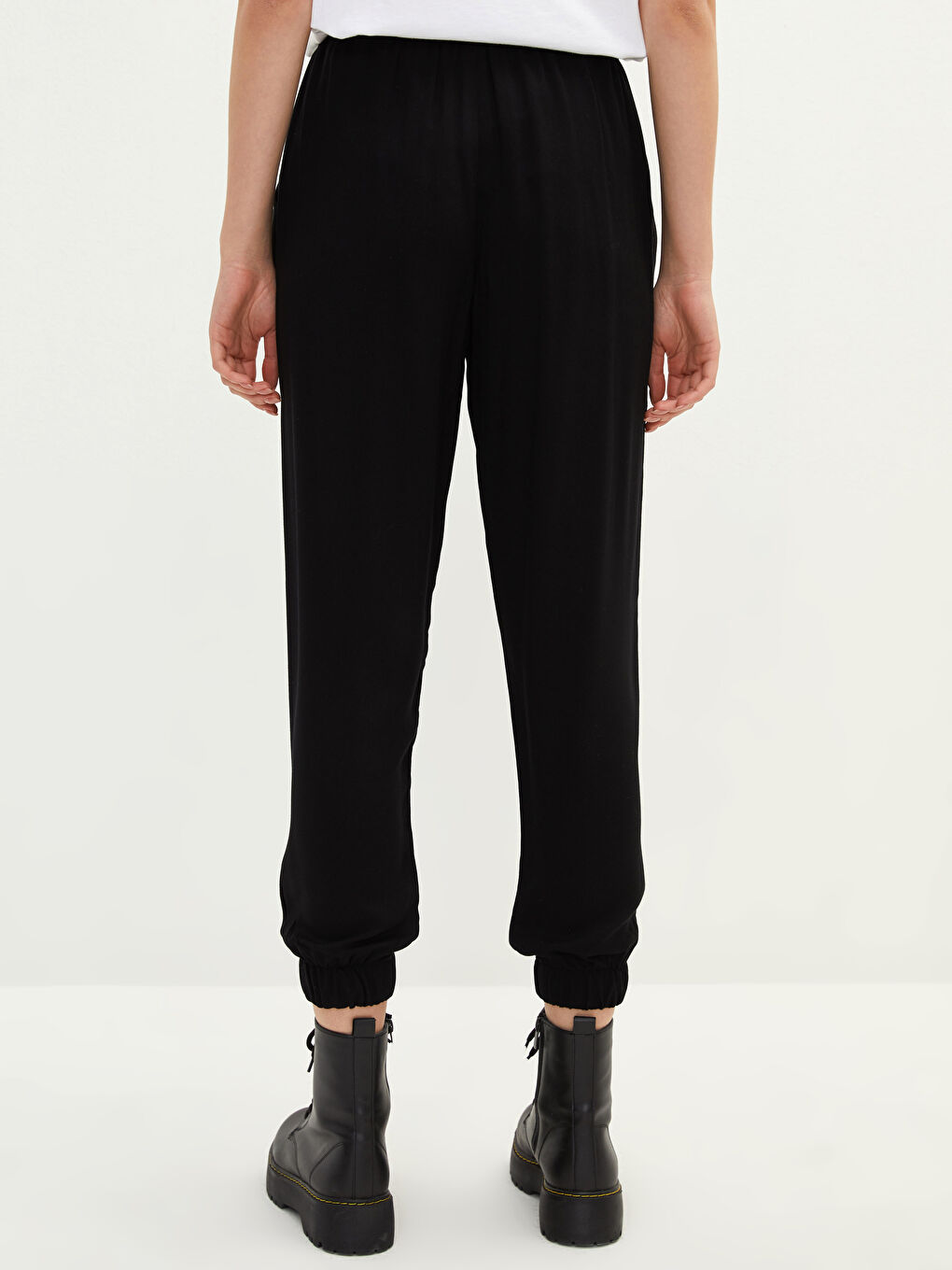 Elastic Waist Standard Fit Viscose Women's Jogger Pants-3