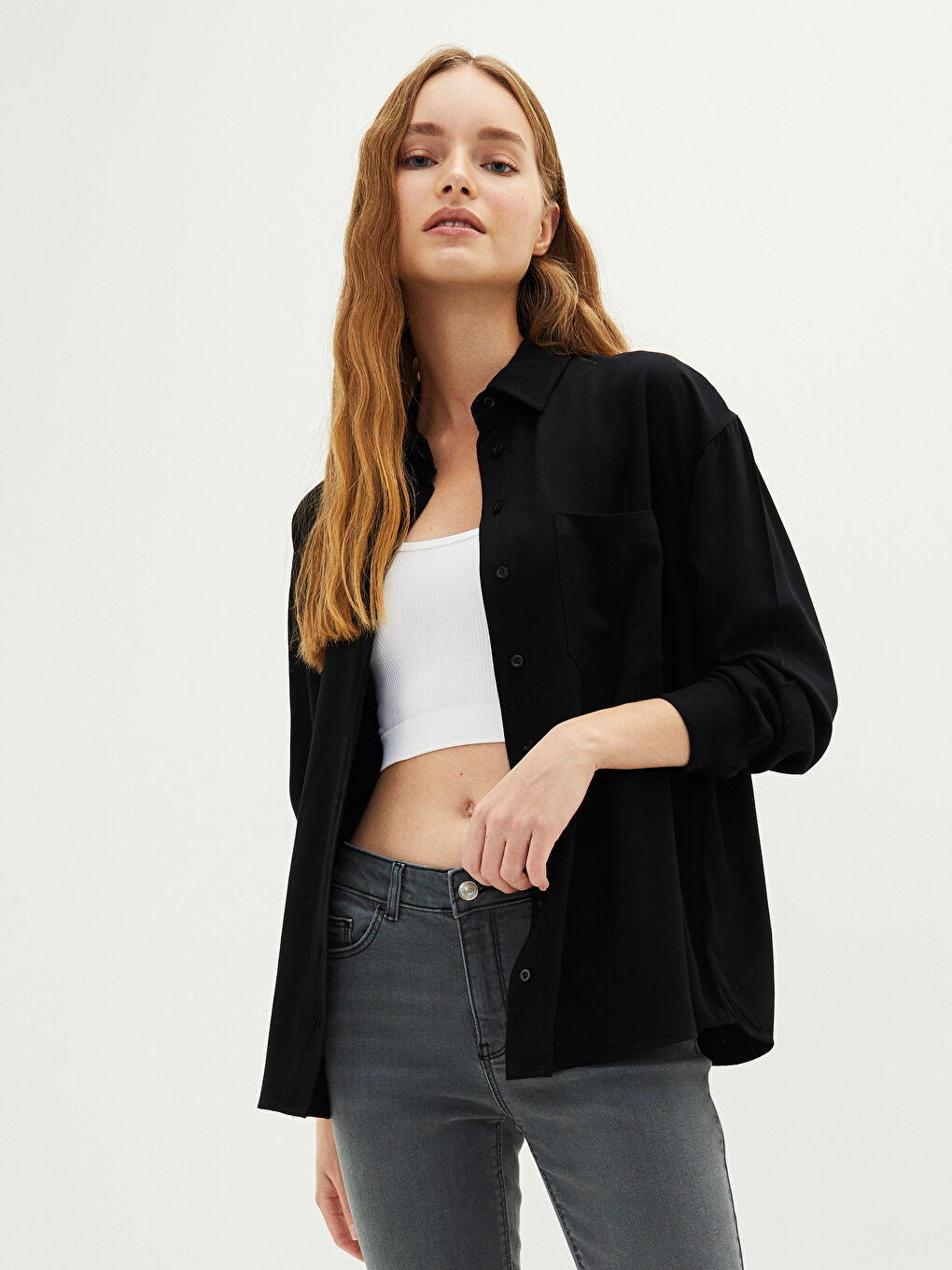 Chemise pour Femmes en Viscose à Manches Longues avec Fermeture à Boutons sur le Devant