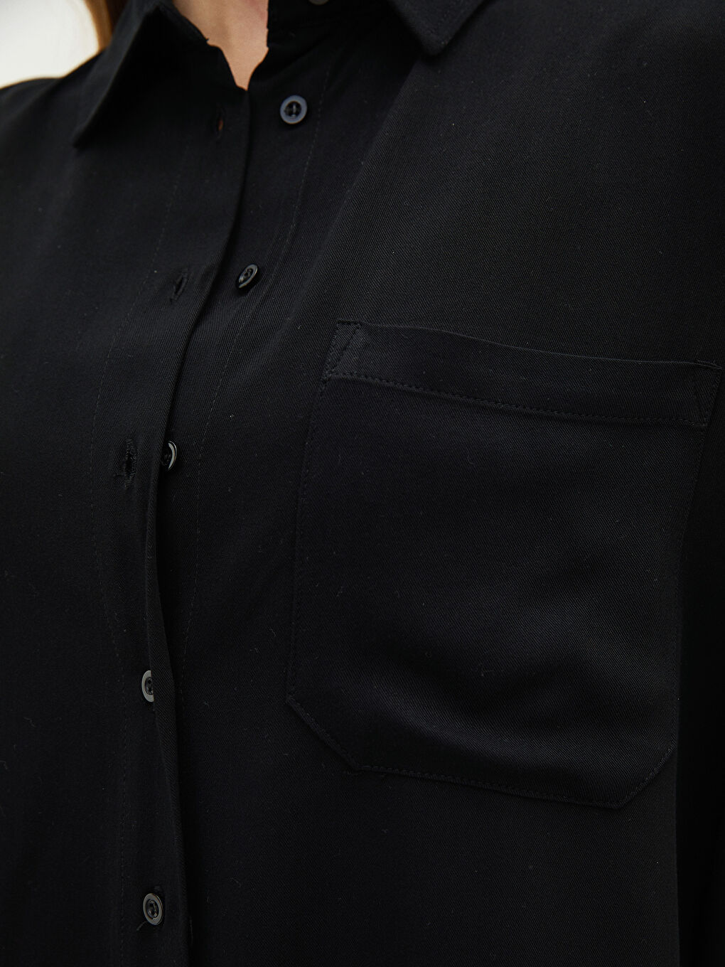 Chemise pour Femmes en Viscose à Manches Longues avec Fermeture à Boutons sur le Devant-2