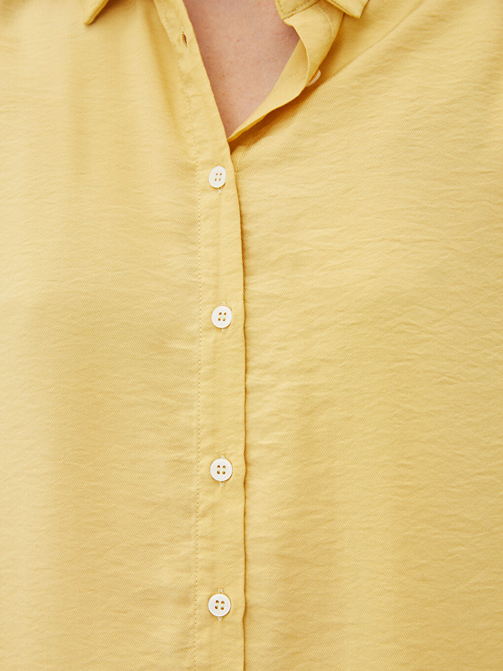 Chemise Pour Femmes En Crêpe Uni À Manches Longues Et Fermeture Boutonnée Sur Le Devant-2