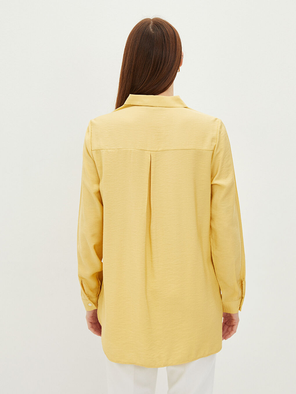 Chemise Pour Femmes En Crêpe Uni À Manches Longues Et Fermeture Boutonnée Sur Le Devant-3