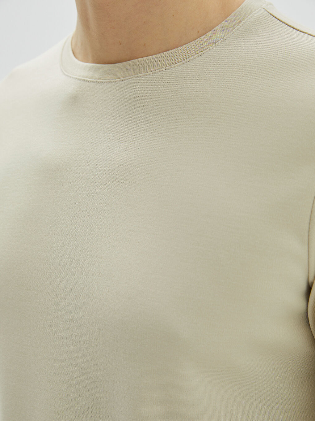 Ekru Bisiklet Yaka Uzun Kollu Basic Erkek Tişört-3