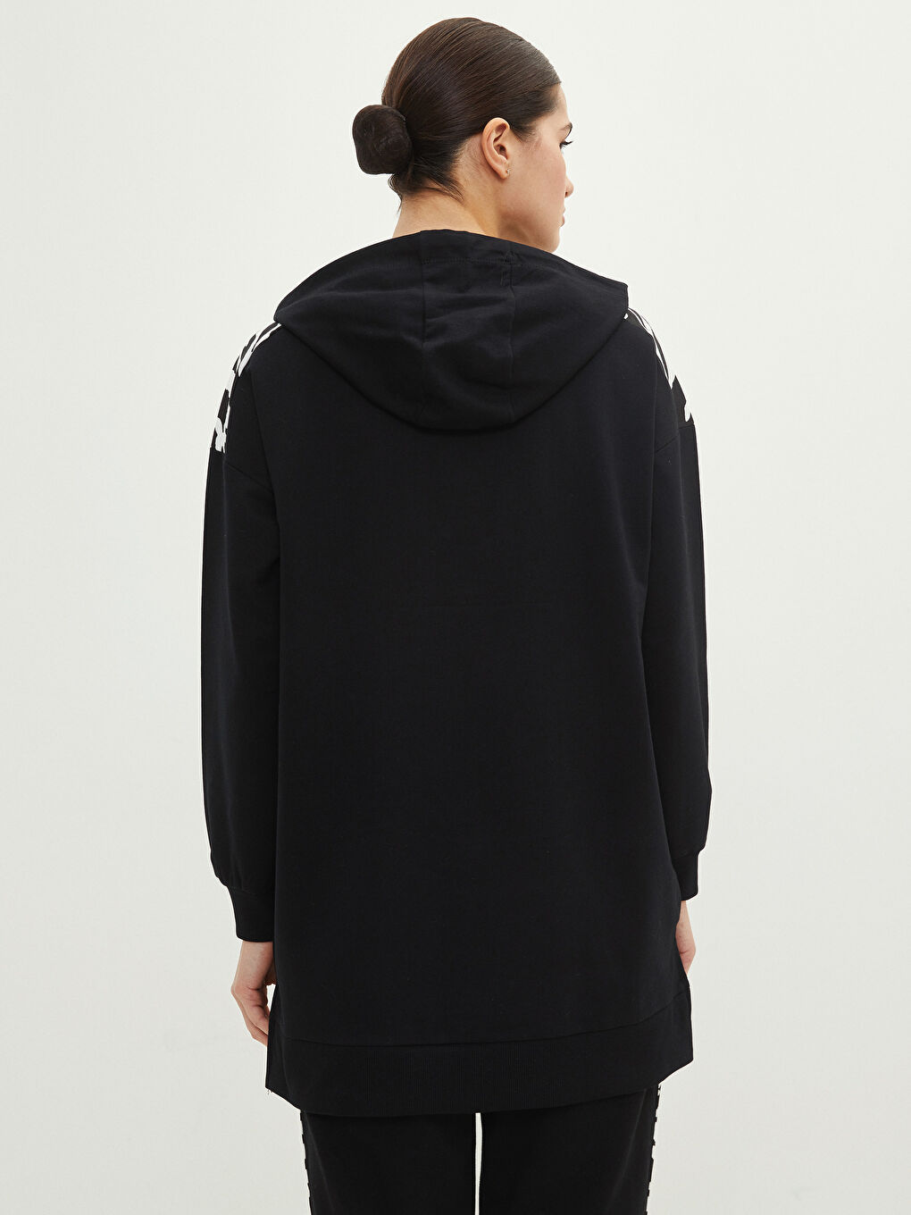 LCW Modest Kapuzensweatshirt-Tunika mit Muster und langen Ärmeln im Oversize-Stil für Damen -W1KH65Z8-RQN