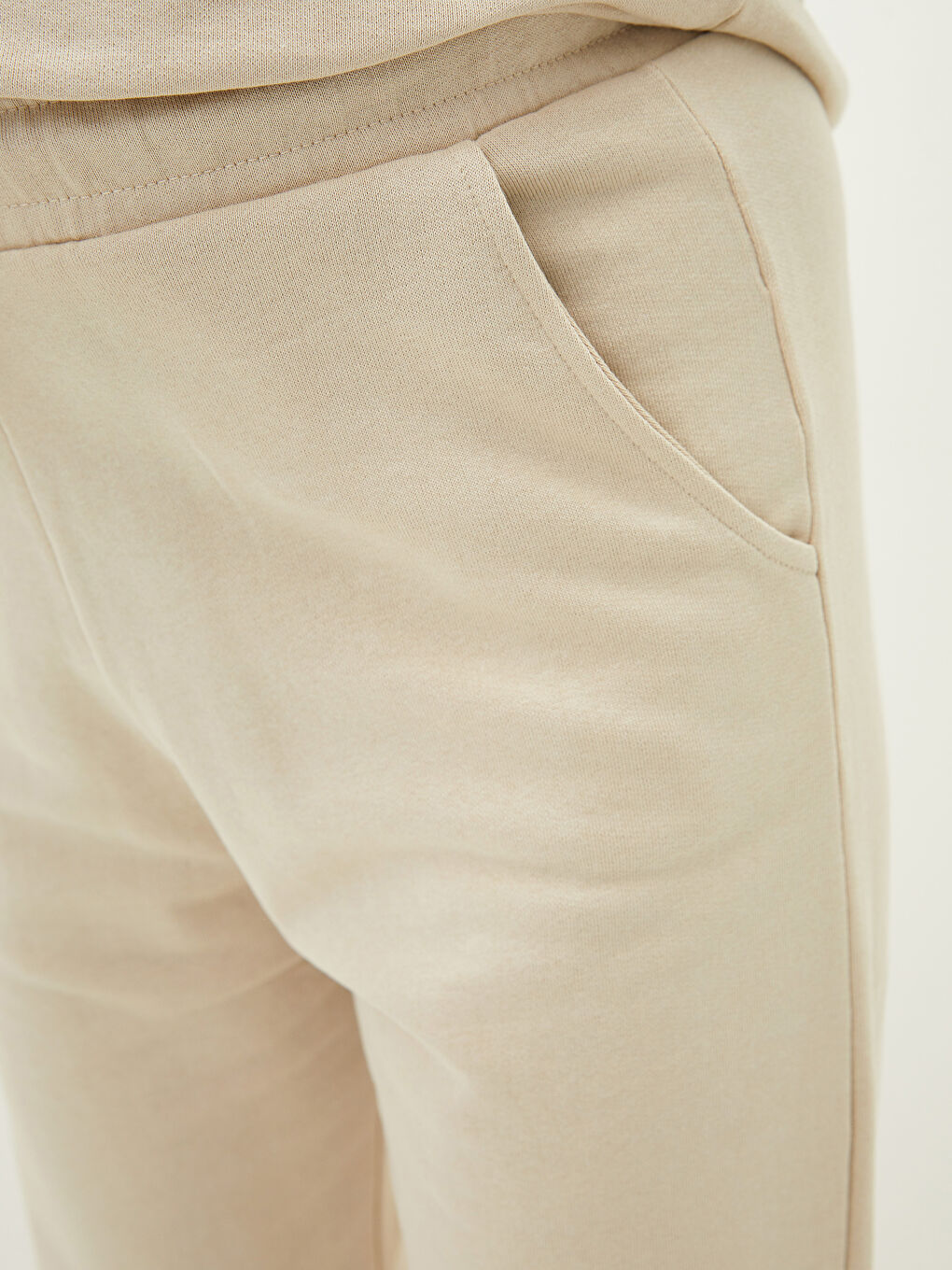 Bej Beli Lastikli Düz Cep Detaylı Hamile Jogger Eşofman Altı-3