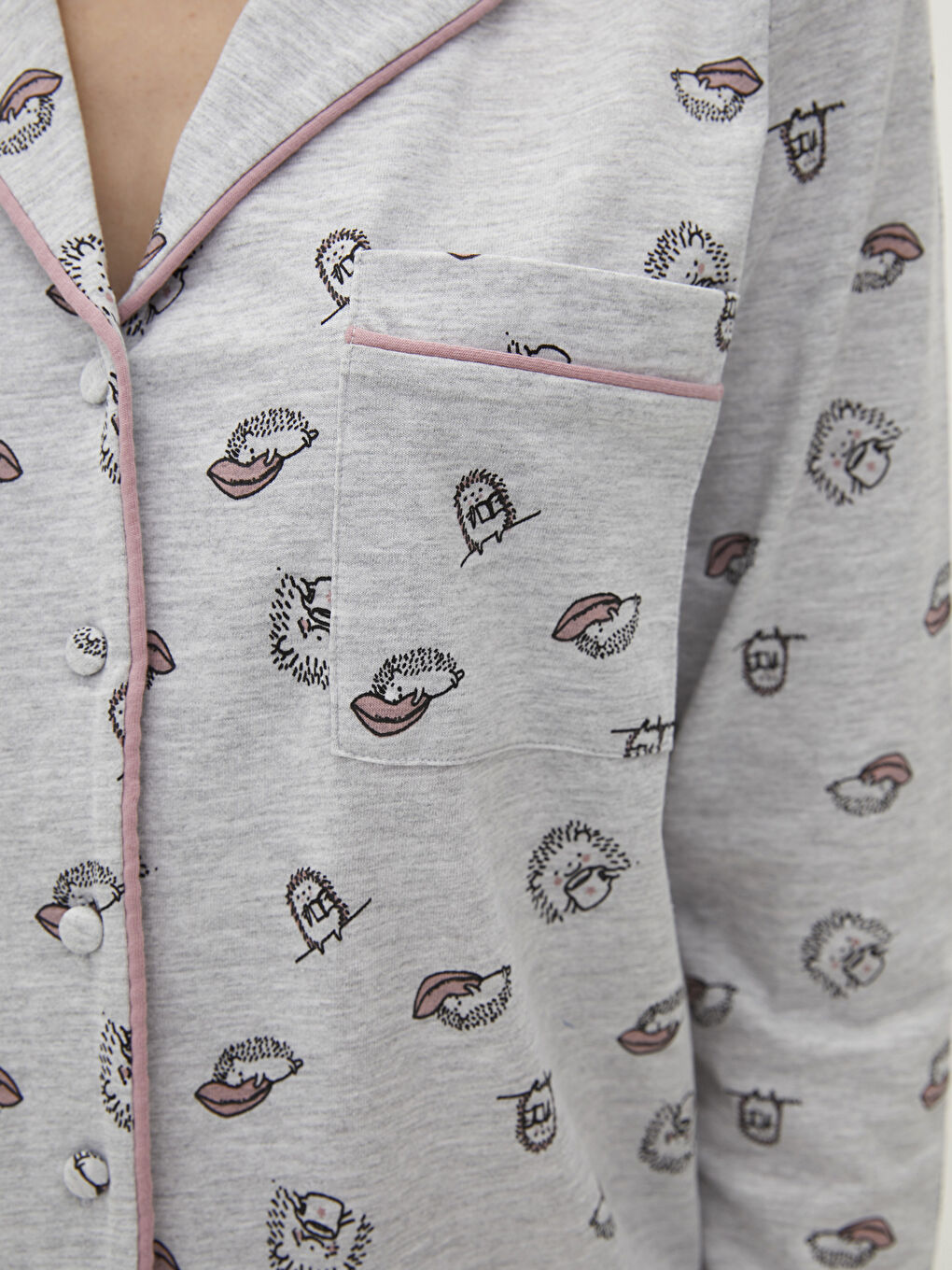 طقم بيجاما للسيدات بأكمام طويلة مطبوع بياقة قميص-2