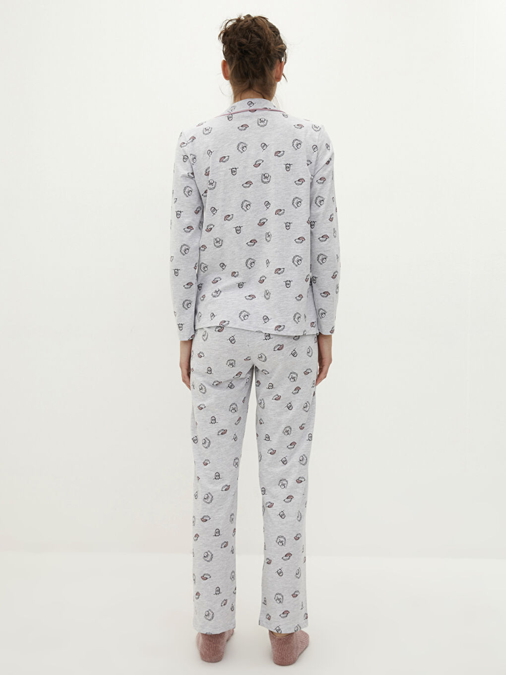 طقم بيجاما للسيدات بأكمام طويلة مطبوع بياقة قميص-3