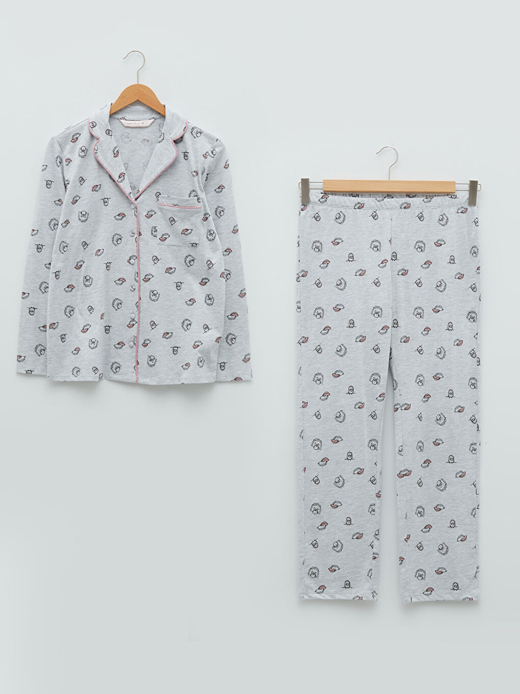 طقم بيجاما للسيدات بأكمام طويلة مطبوع بياقة قميص-4