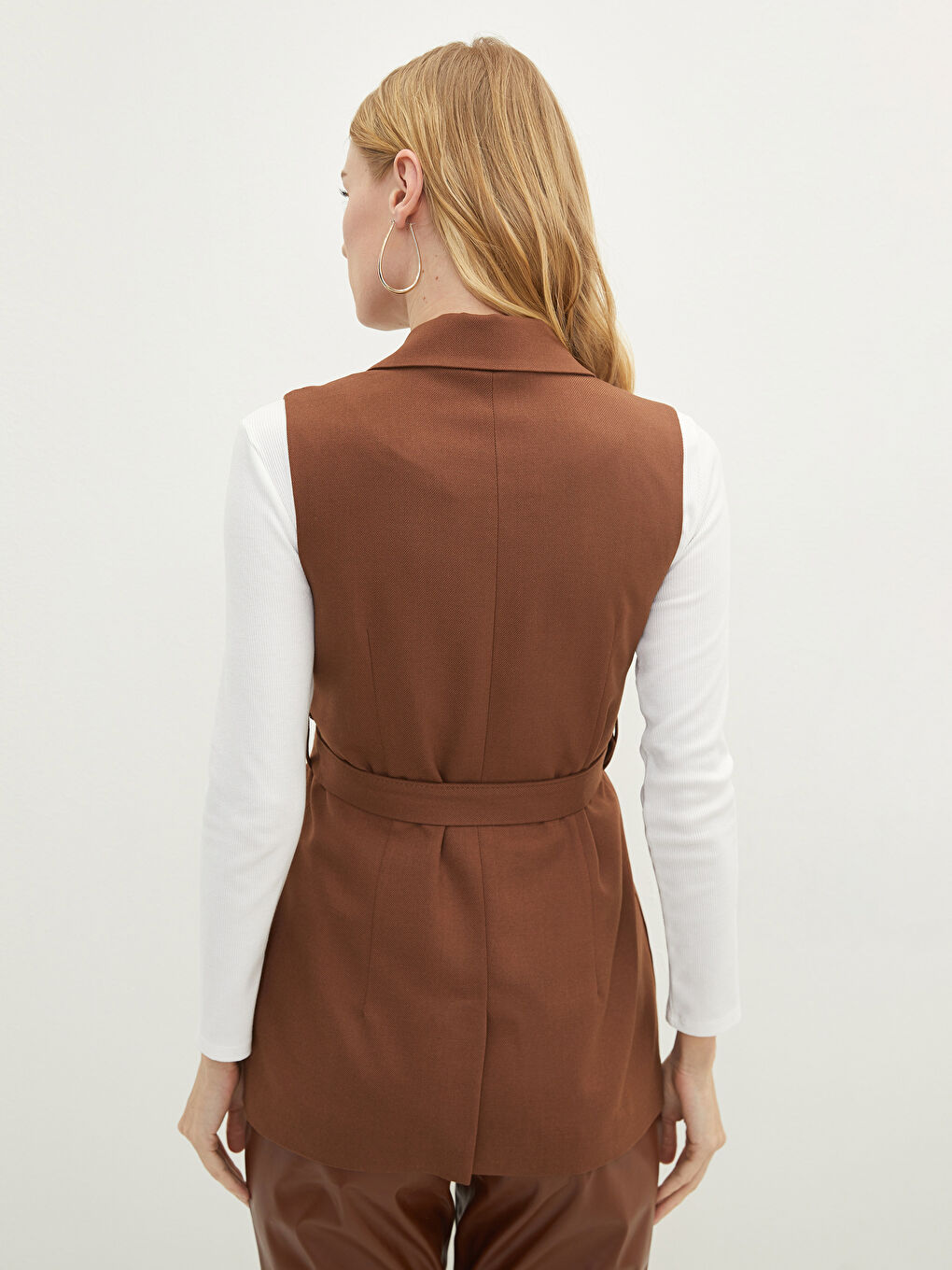 Women's Front Button Closed Waist Belt Sleeveless Jacket-2