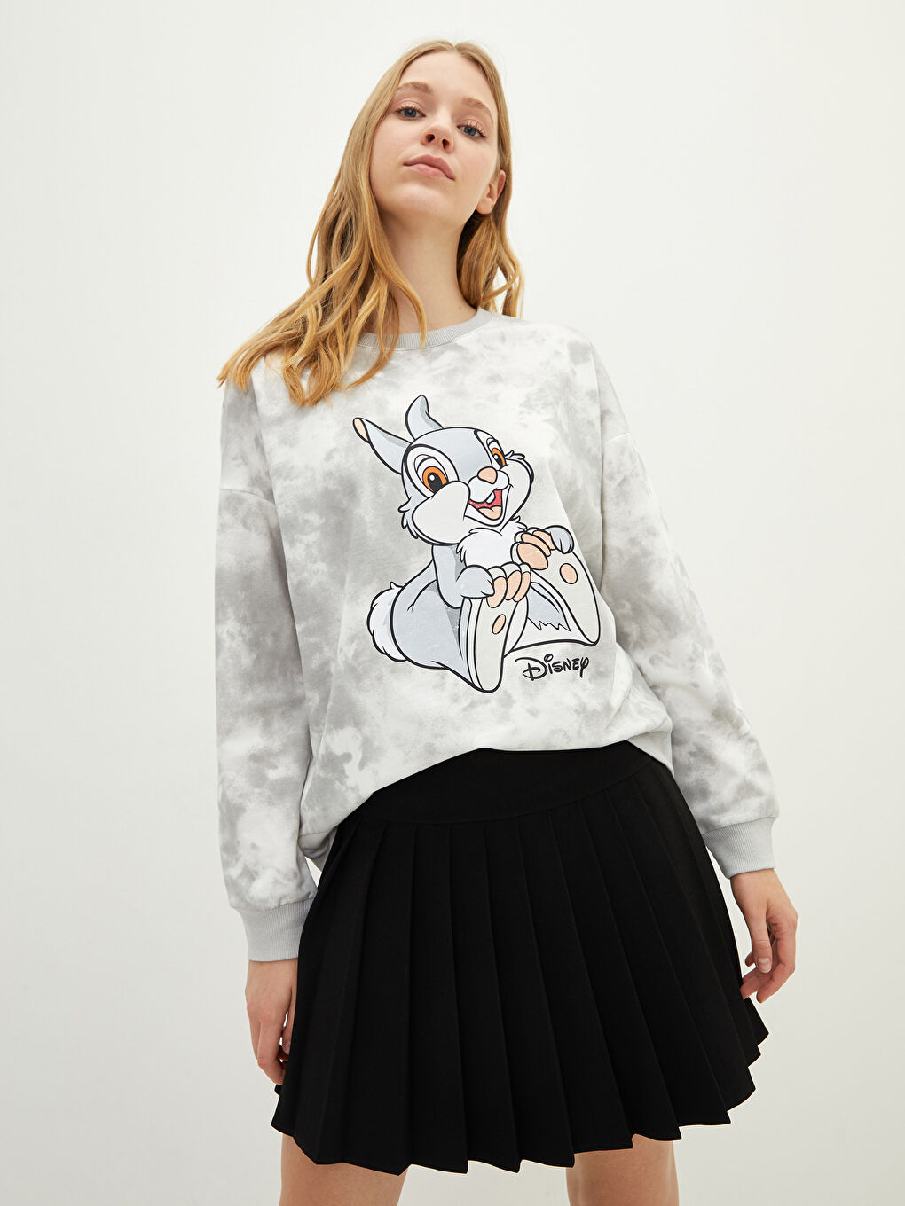 Beyaz Bisiklet Yaka Thumper Baskılı Uzun Kollu Kadın Sweatshirt-1