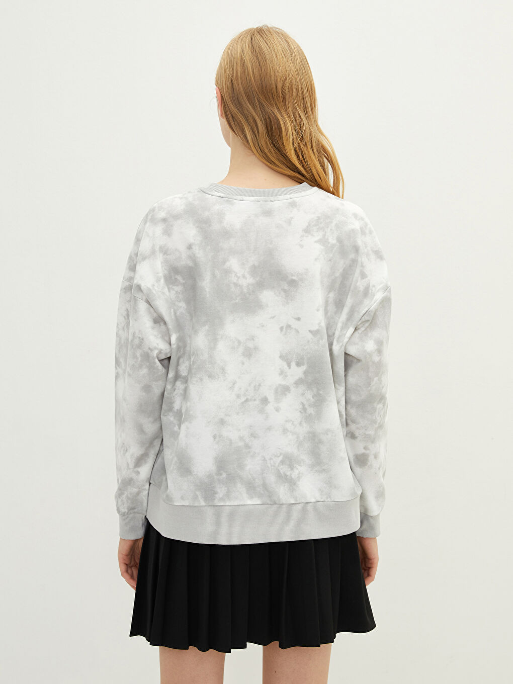 Beyaz Bisiklet Yaka Thumper Baskılı Uzun Kollu Kadın Sweatshirt-4