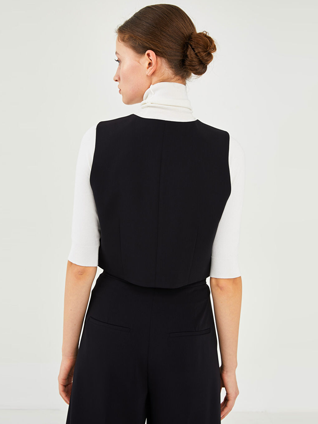 Siyah GAMZE SARAÇOĞLU X LCW VISION KADIN YELEK - V YAKA DÜZ ZİNCİR DETAYLI-7