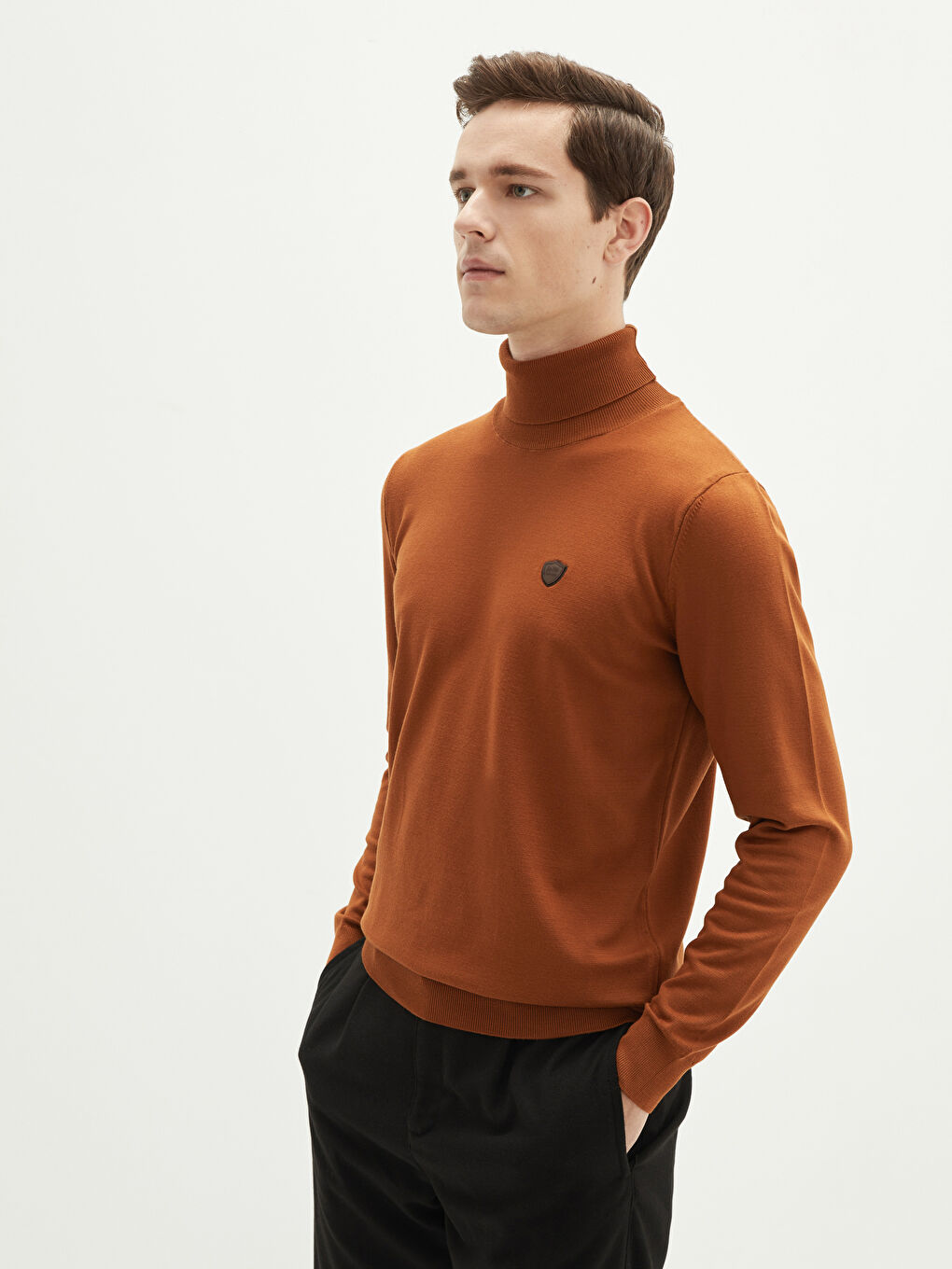 Kahverengi Balıkçı Yaka Uzun Kollu İnce Erkek Triko Kazak