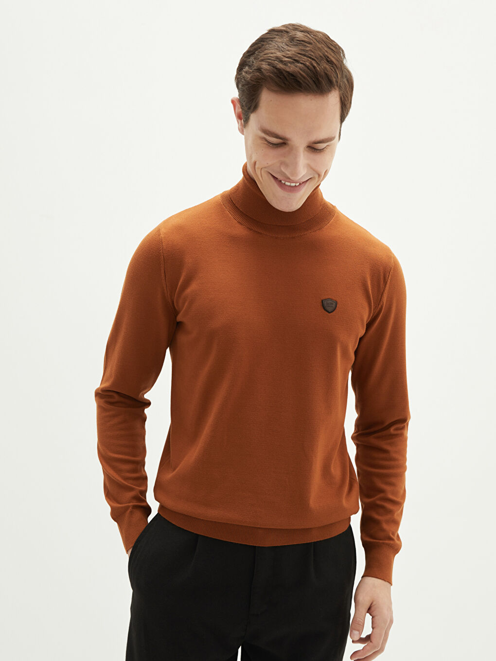 Kahverengi Balıkçı Yaka Uzun Kollu İnce Erkek Triko Kazak-1