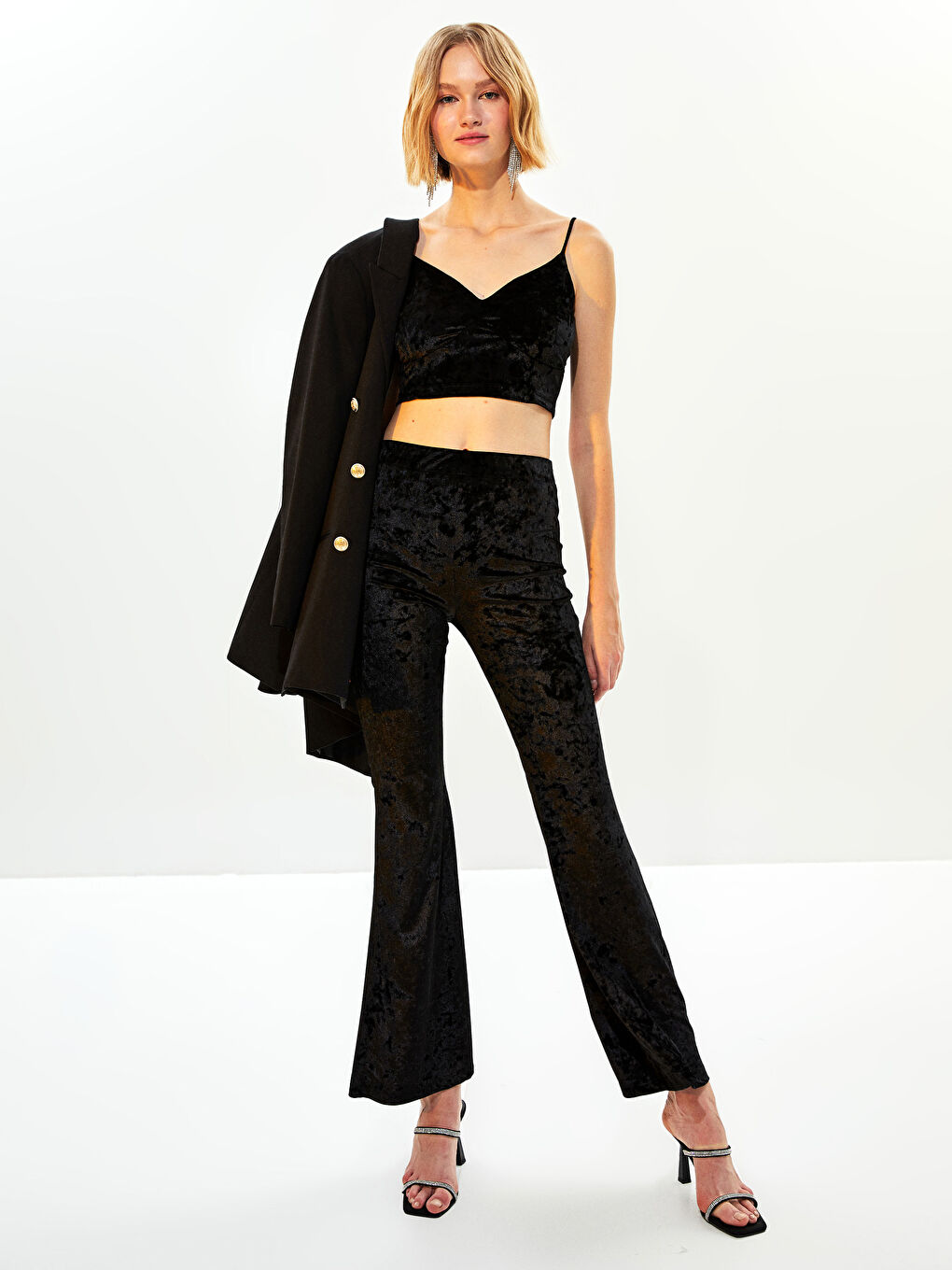 Siyah V Yaka Askılı Kadın Büstiyer-2