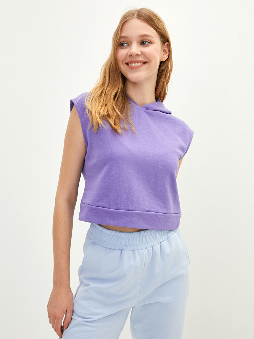 LC Waikiki Women's Hooded Plain Sleeveless Sweatshirt -W1KK55Z8-QRA