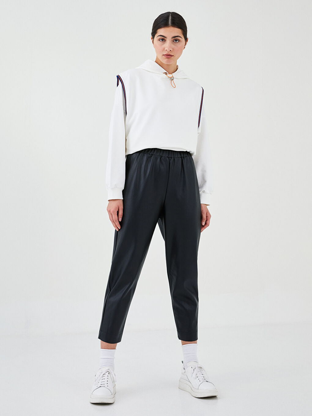 Damen Elastische Hose mit Geradem Schnitt im Lederlook-1