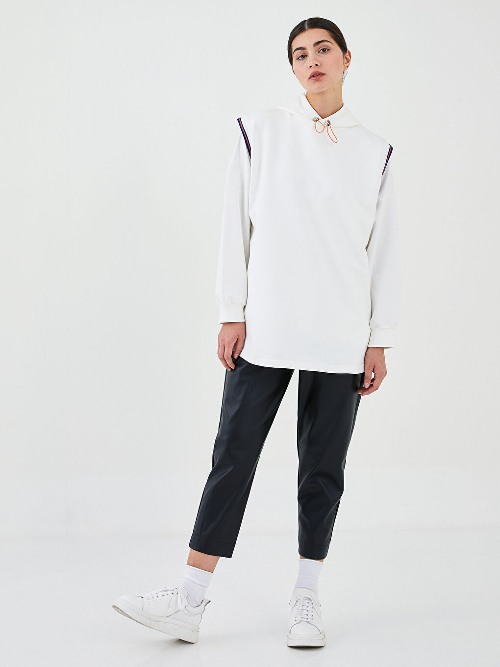 Damen Elastische Hose mit Geradem Schnitt im Lederlook-3