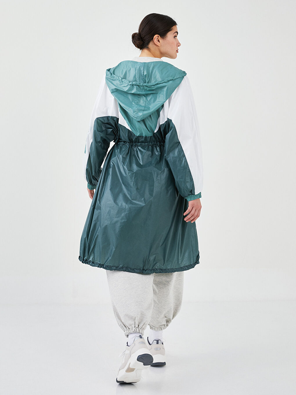 QOOQ UP Hooded Color Block Long Sleeve Women's Raincoat