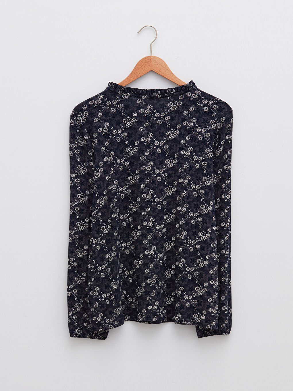 Lacivert Fırfırlı Bağlamalı Yaka Çiçekli Uzun Kollu Kadın Bluz-6