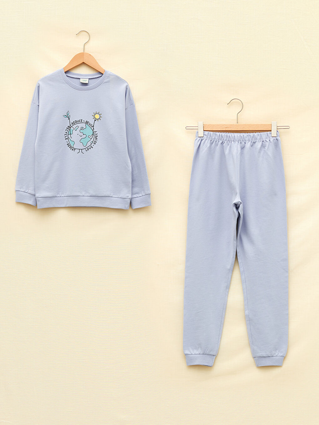 طقم بيجامة للبنات ياقة دائرية كم طويل مطبوع