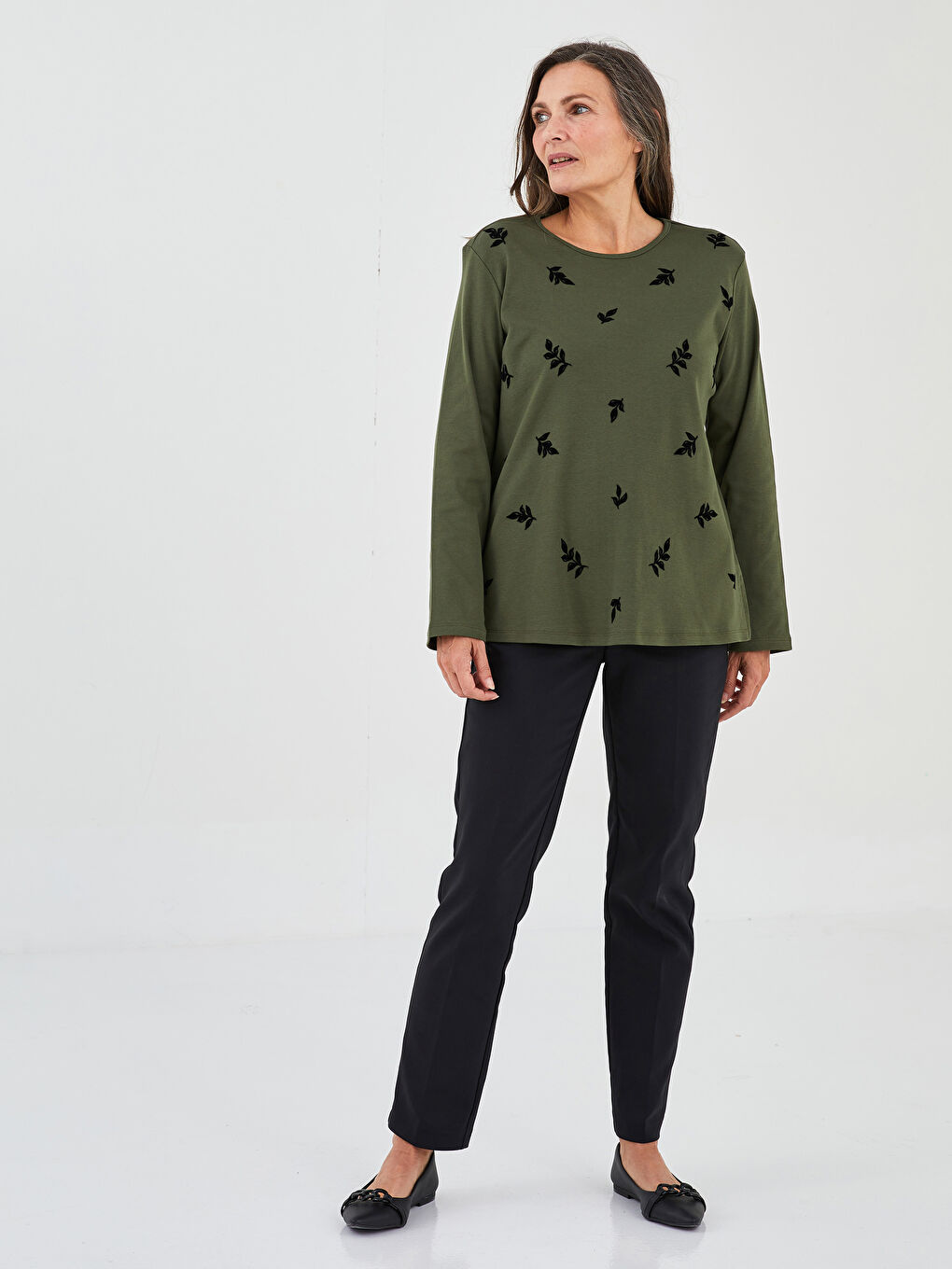 Haki Bisiklet Yaka Desenli Uzun Kollu Kadın Tişört-2