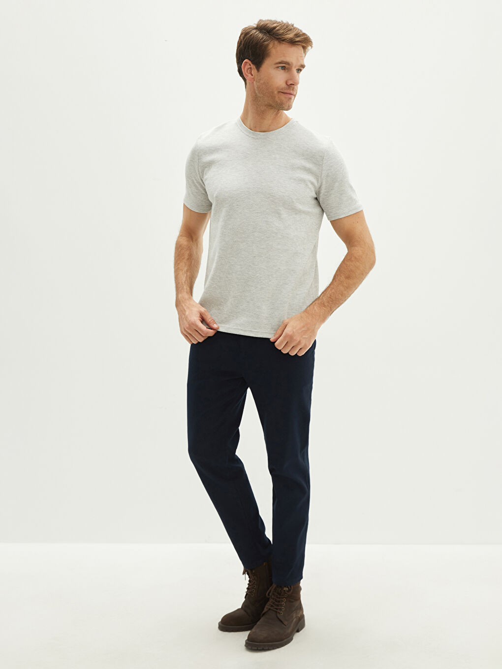 Gri Bisiklet Yaka Kısa Kollu Basic Erkek Tişört-2