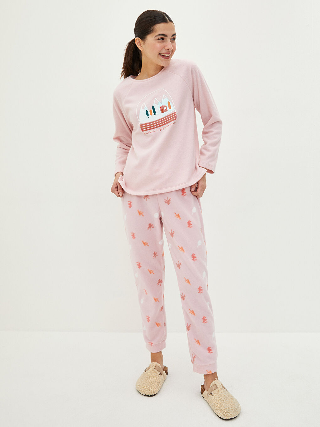 Crew Neck Printed Long Sleeve Fleece Women's Pajamas Set