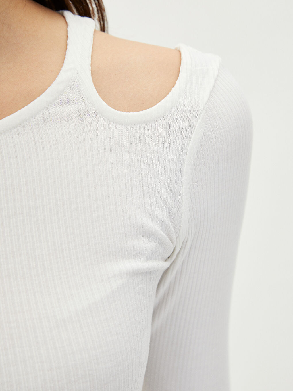 Crew Neck Window Detailed Long Sleeve Women's T-Shirt-3