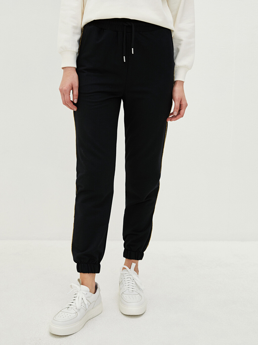 Women's Elastic Waist Stripe Detailed Jogger Sweatpants-2