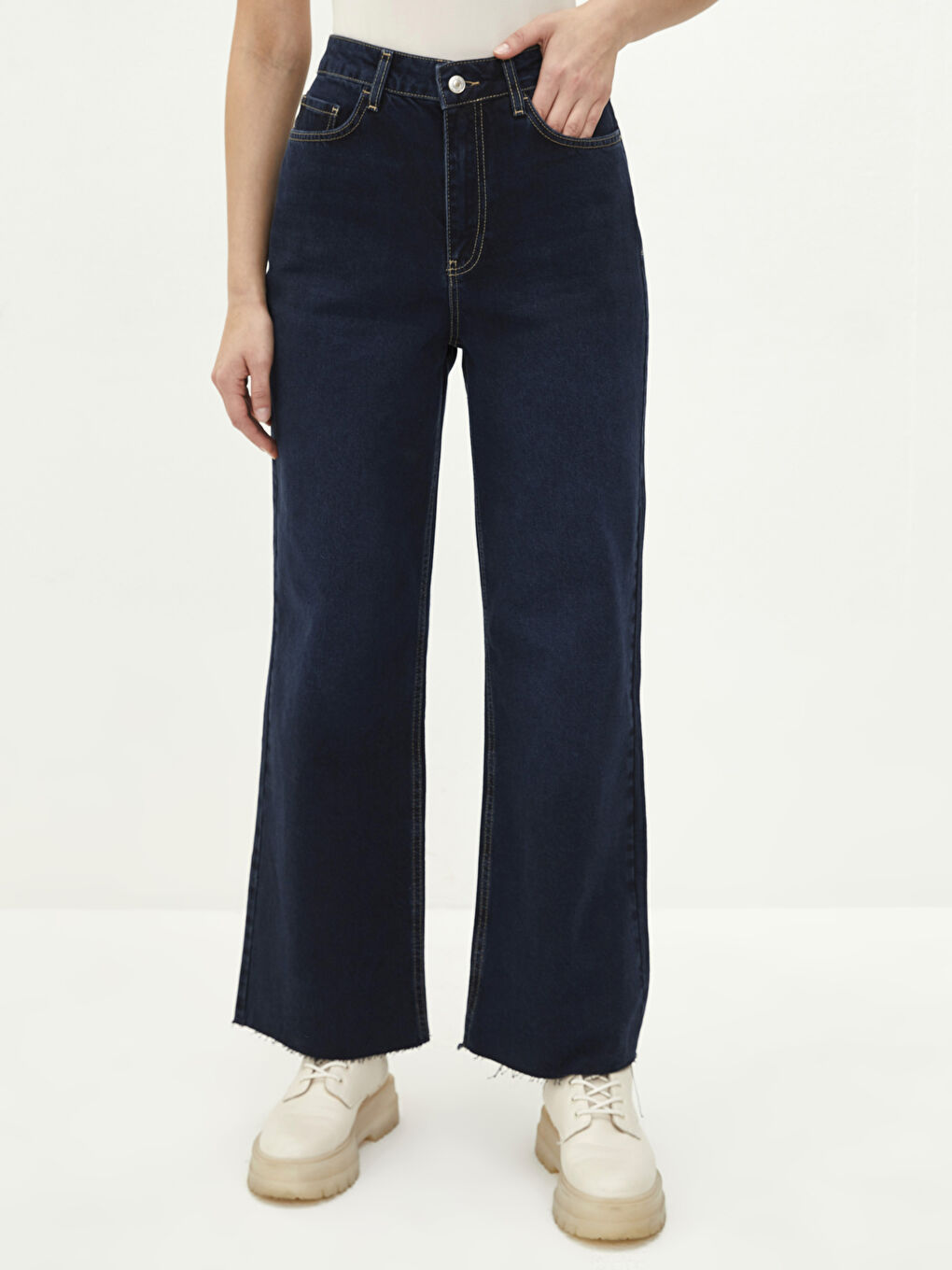 High Waist Wideleg Pocket Detailed Rodeo Women's Jean Trousers-3