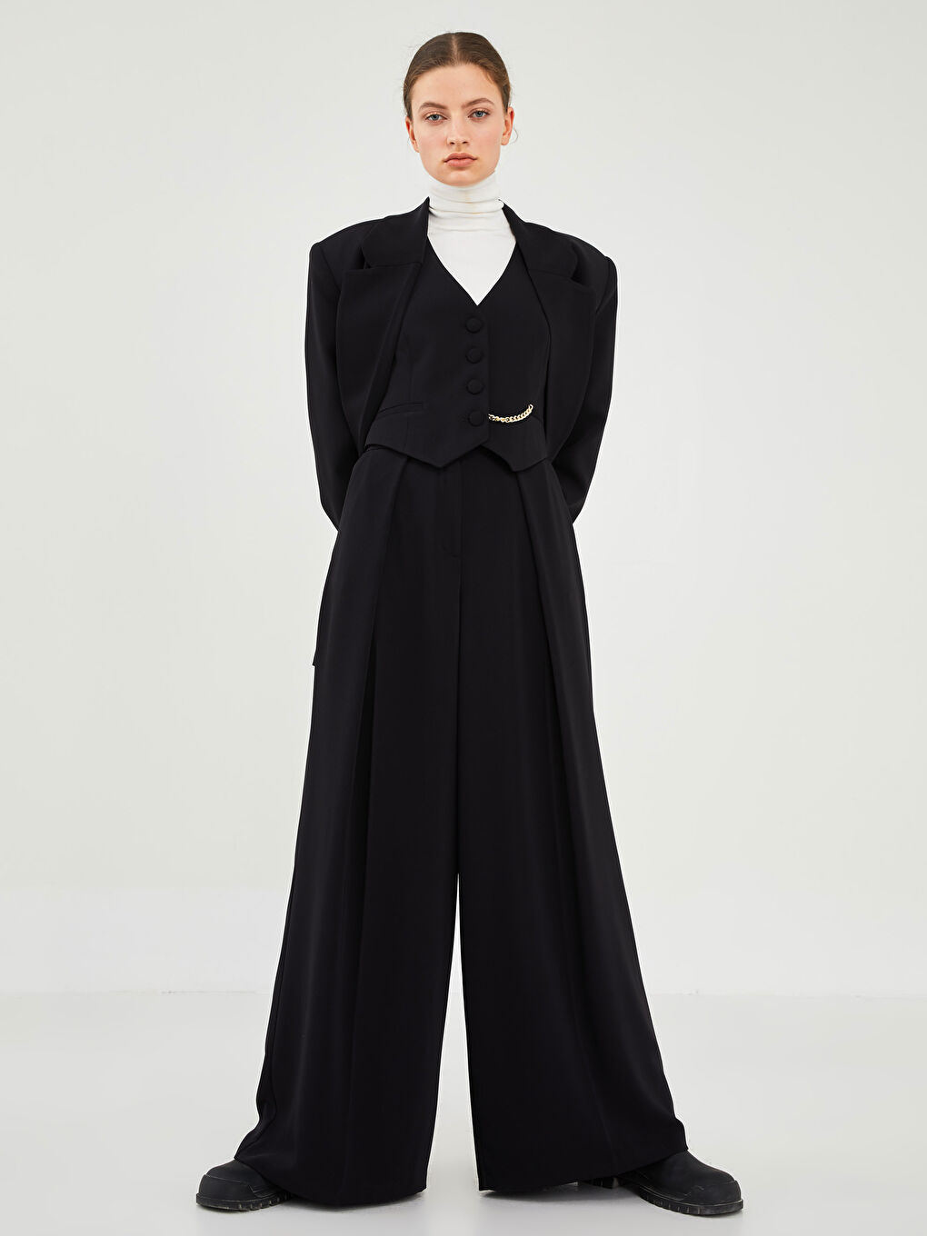 Siyah GAMZE SARAÇOĞLU X LCW VISION KADIN PANTOLON - YÜKSEL BEL GENİŞ PAÇALI PİLİ DETAYLI-4