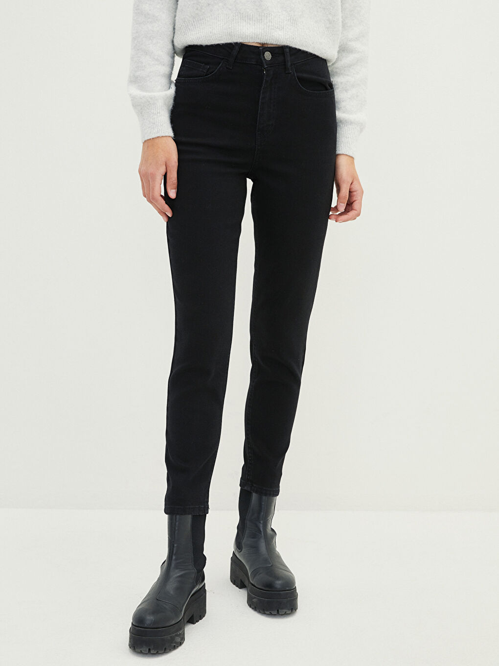 Siyah Yüksek Bel Slim Fit Cep Detaylı Kadın Rodeo Jean Pantolon-2