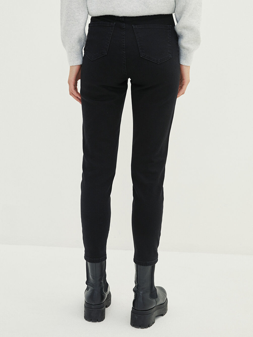 Siyah Yüksek Bel Slim Fit Cep Detaylı Kadın Rodeo Jean Pantolon-3