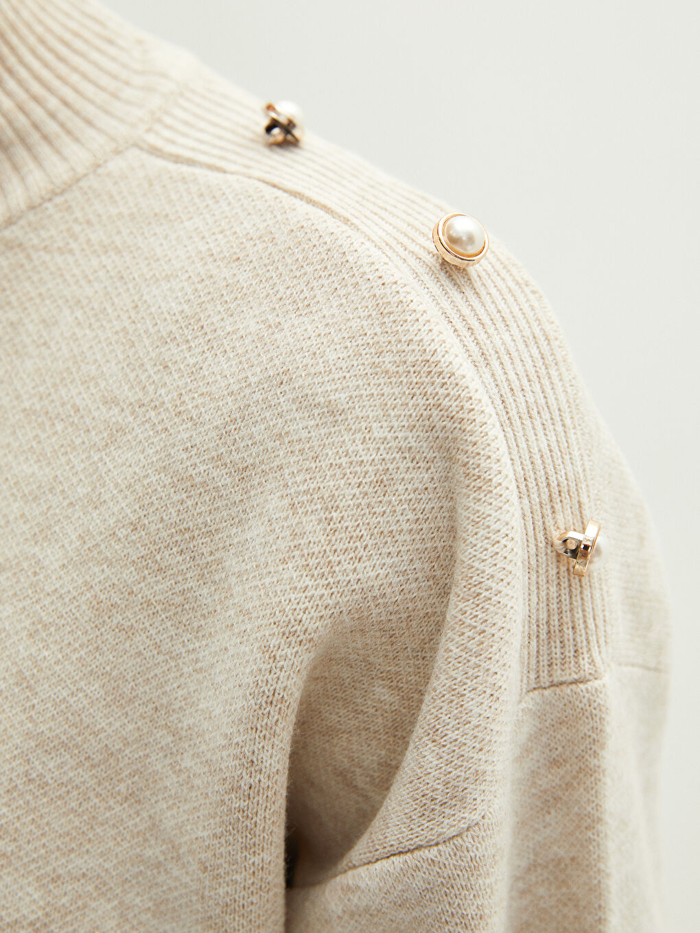 Ekru Yarım Balıkçı Yaka Oversize Kadın Triko Tunik-1