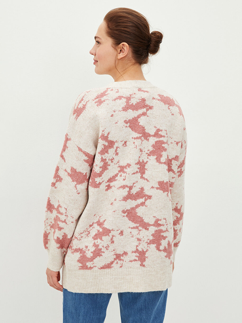 Pembe V Yaka Desenli Kadın Triko Hırka-4