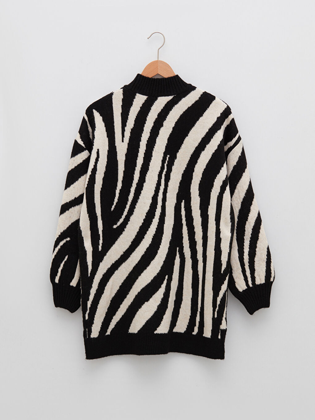 Siyah Dik Yaka Desenli Uzun Kollu Kadın Triko Tunik-5