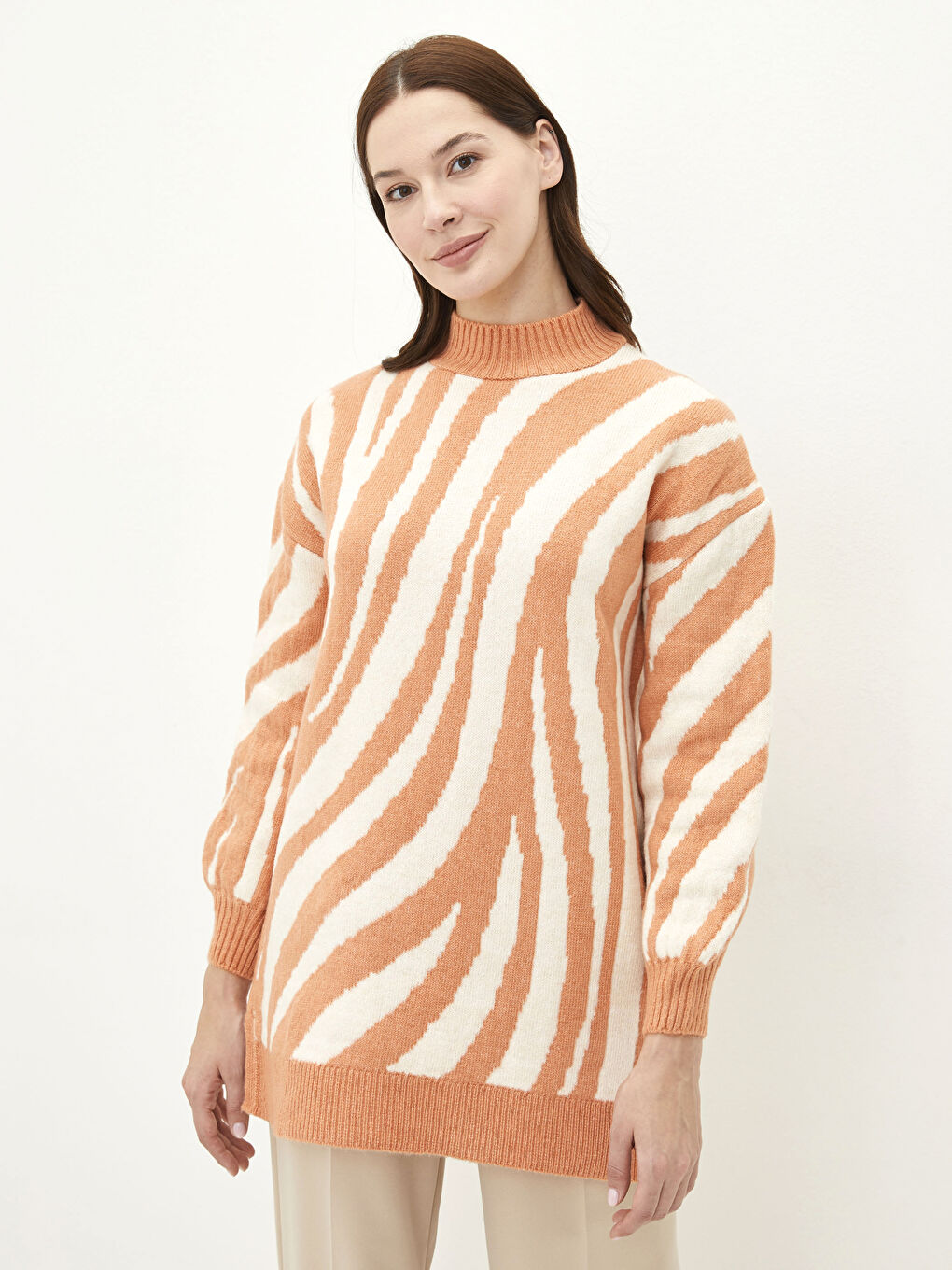 Pembe Dik Yaka Desenli Uzun Kollu Kadın Triko Tunik-1