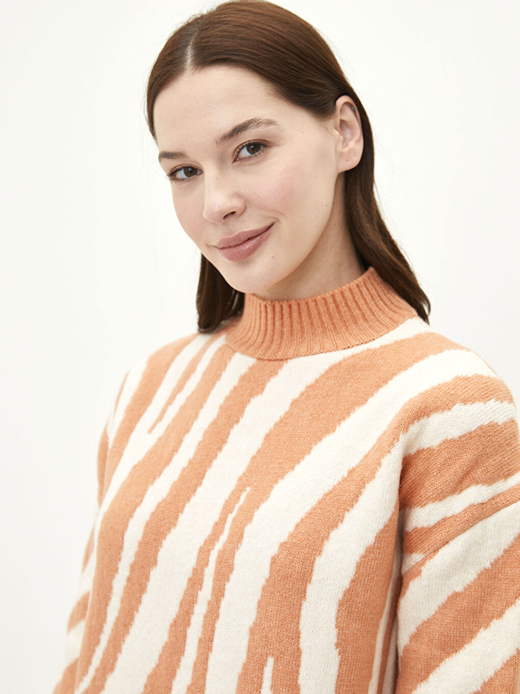 Pembe Dik Yaka Desenli Uzun Kollu Kadın Triko Tunik-3