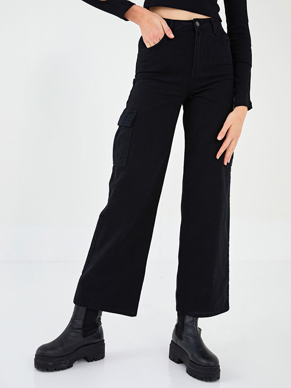 Comfortable Fit Straight Pocket Detailed Wide Leg Women's Trousers-4