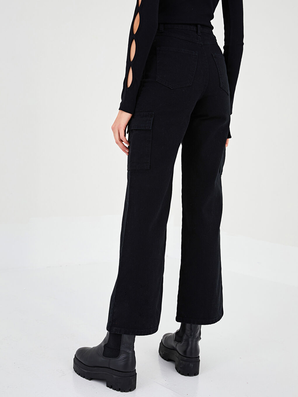 Comfortable Fit Straight Pocket Detailed Wide Leg Women's Trousers-5