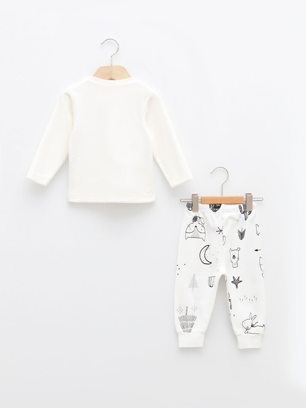 طقم ولادي رضيع من لوچي - ياقة دائرية - كم طويل - مطبوع - قطيفة - 2 قطعة-1