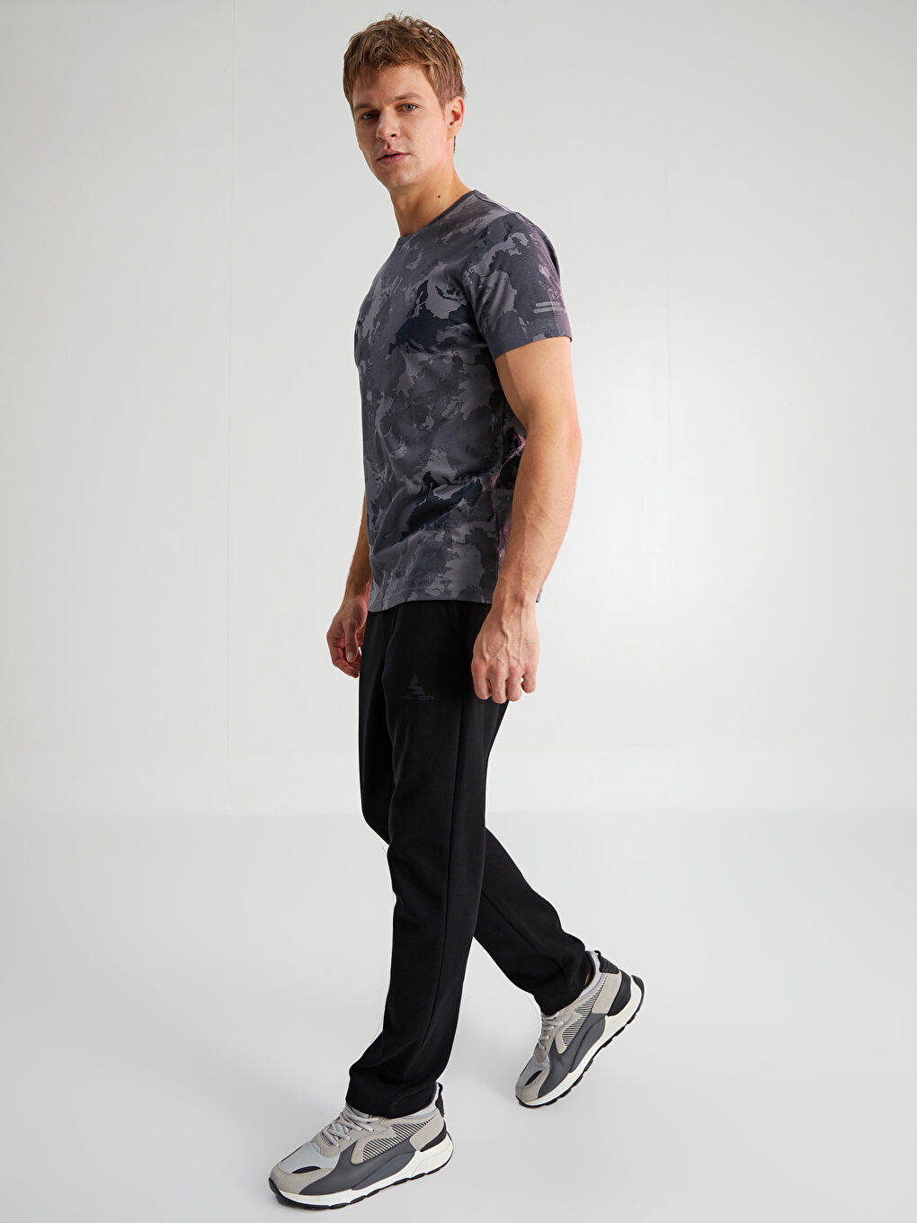 Siyah Standart Kalıp Erkek Eşofman Altı-1