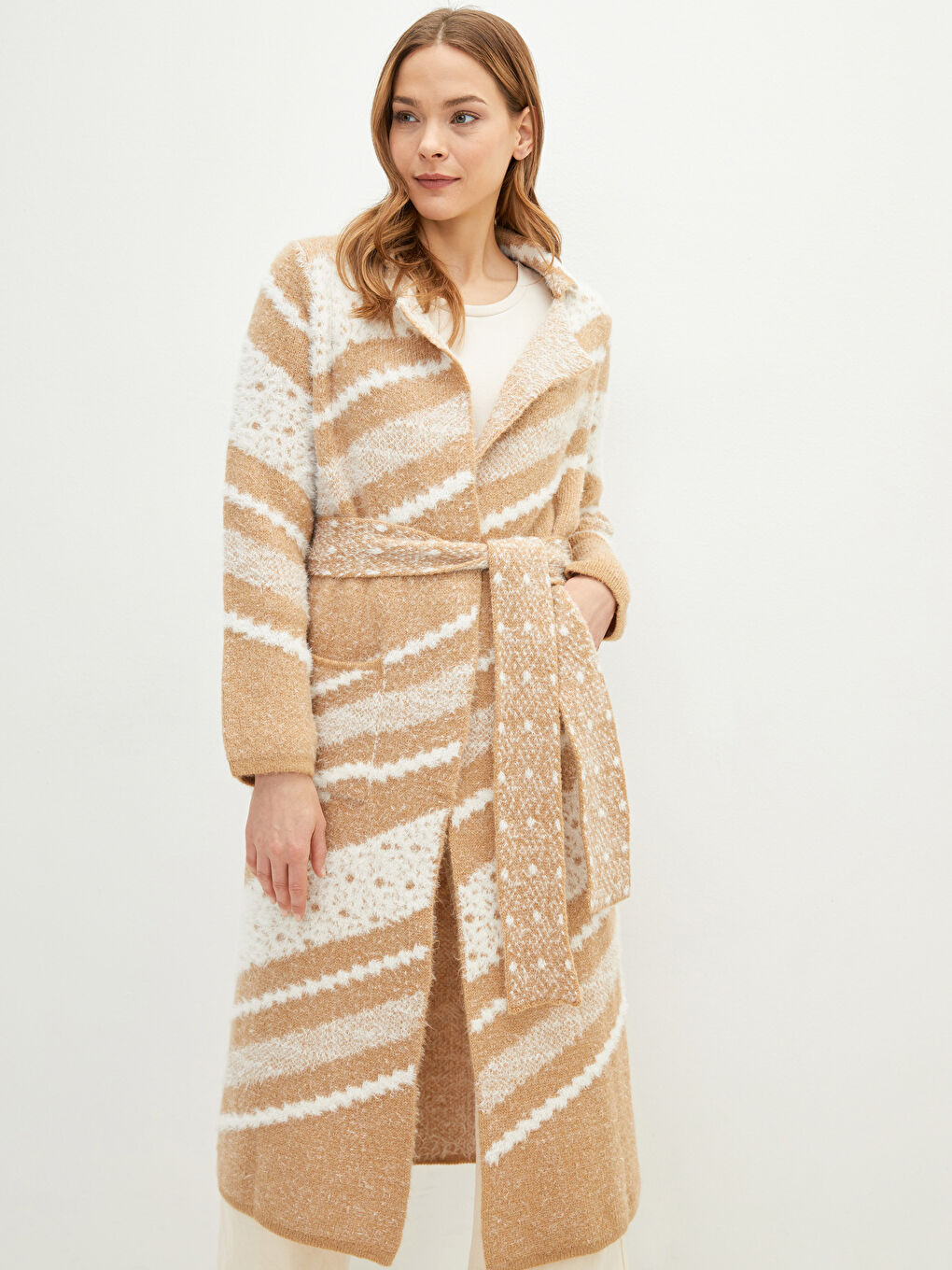 Ekru Polo Yaka Desenli Uzun Kollu Kadın Triko Hırka