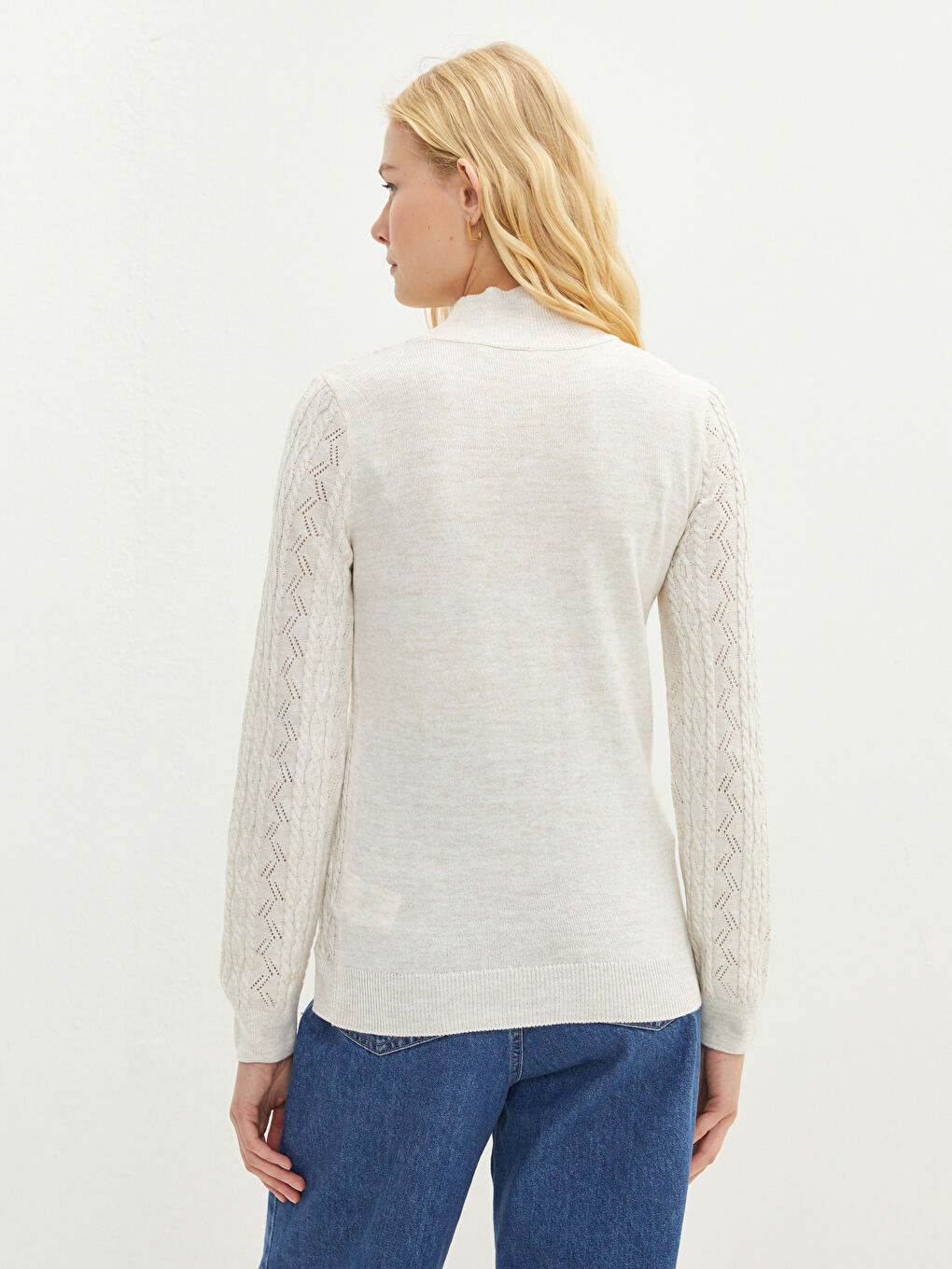 Ekru Yarım Balıkçı Yaka Kendinden Desenli Uzun Kollu Kadın Triko Kazak-4